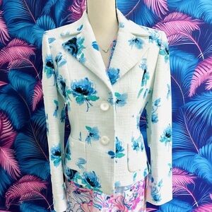 Women’s Casual Corner Floral Blazer Size: 6